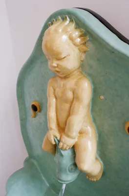 Löffler Fountain — image 10