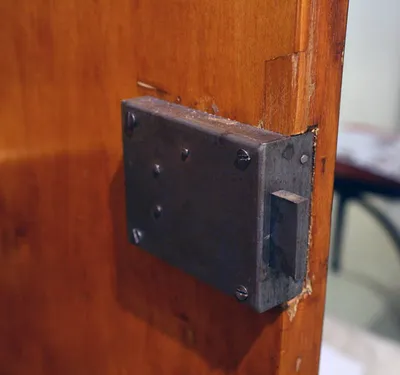 Biedermeier Armoire — image 8