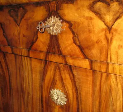 Biedermeier Commode — image 4