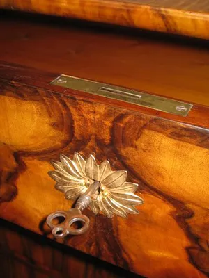 Biedermeier Commode — image 2