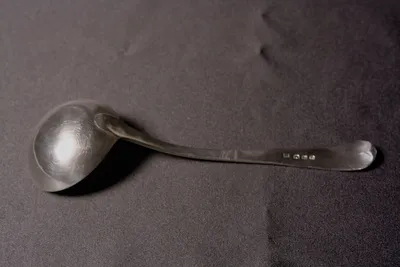 Pair English silver sauce ladles — image 3