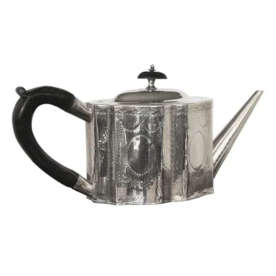 George III silver teapot — image 5