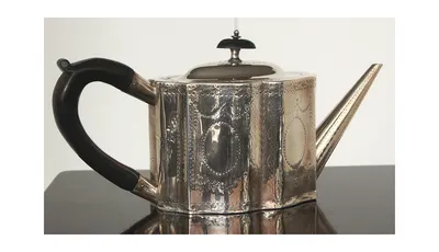 George III silver teapot — image 2