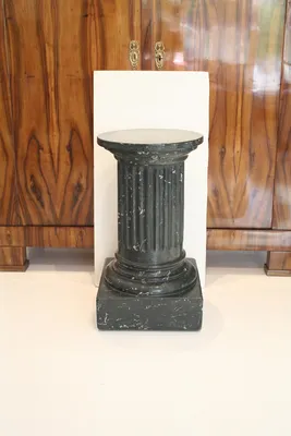 Neoclassical Column for Venus — image 4