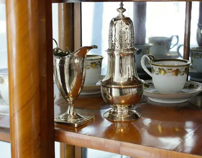 Cherry Vitrine from the Josef Danhauser Workshop — image 2