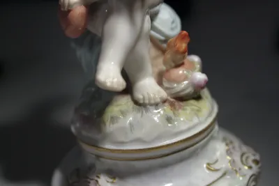 Seated Cupid with Heart — image 4